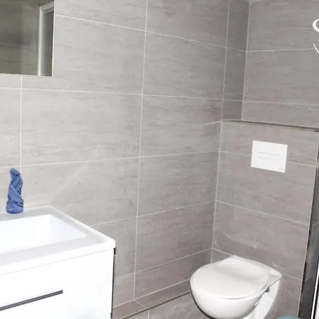 Beautiful Center Apartment *